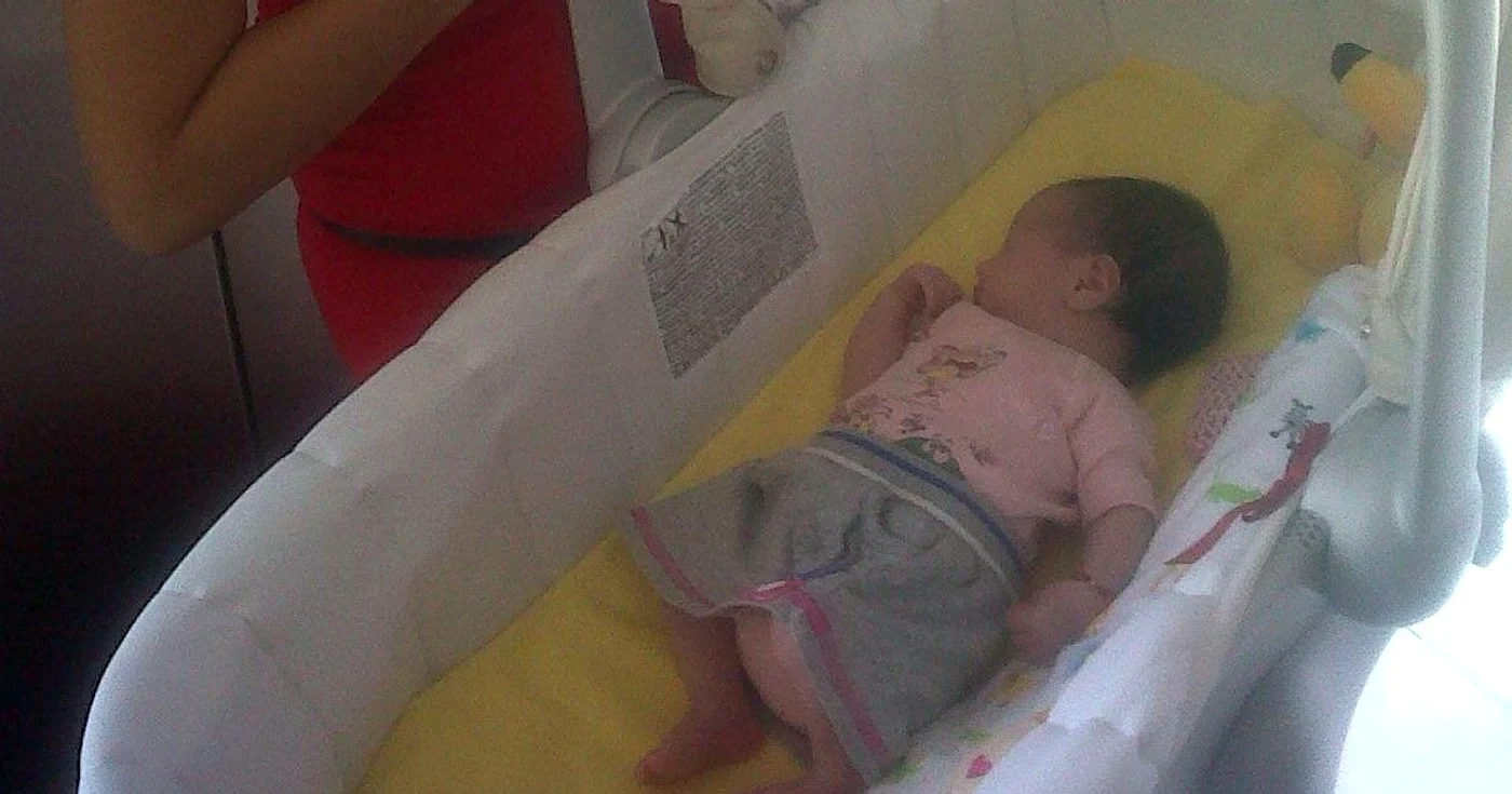 Larissa a fost operată de patru ori în uterul mamei sale la un spital privat. Medicii de la stat i-au recomandat mamei avortul FOTO: Arhiva personală