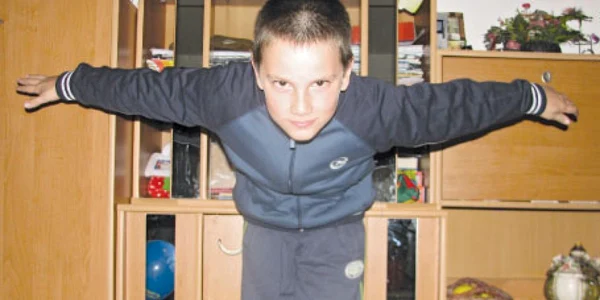 Ştefan se antrenează în fiecare zi pentru a ajunge ca Batman