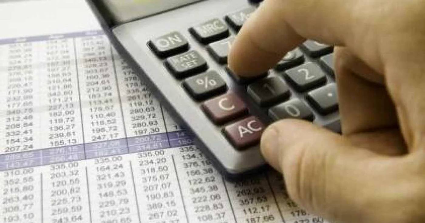 Românii mai au o lună la dispoziţie pentru a cere amânarea ratelor