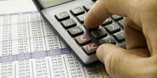 În ultimii ani cel mai mult au crescut datoriile înregistrate la utilităţi şi la produsele cumpărate prin intermediul instituţiilor financiare nebancare 