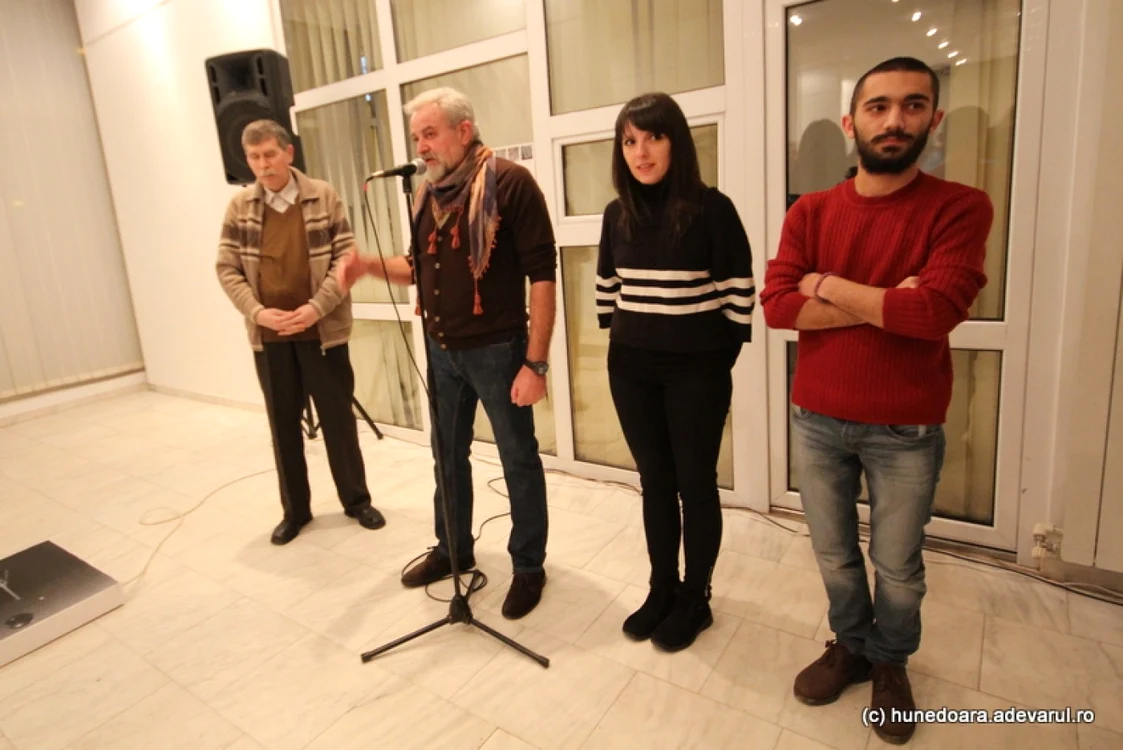 expozitie foto hunedoara