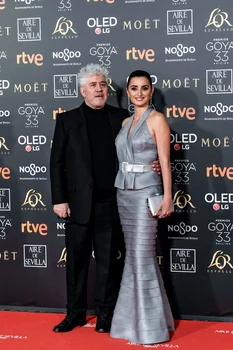 2 pedro almodovar and penelope cruz gettyimages 1126995679 jpg jpeg