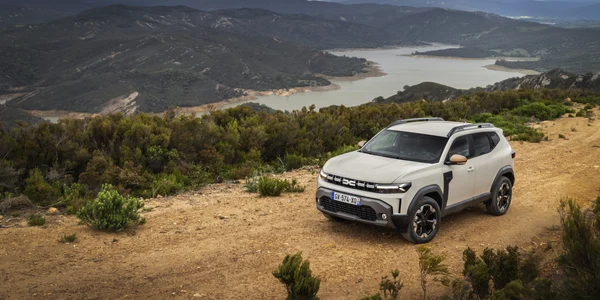 Dacia Duster Hybrid 32 jpg
