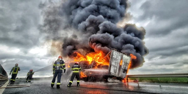incendiu tir jpg