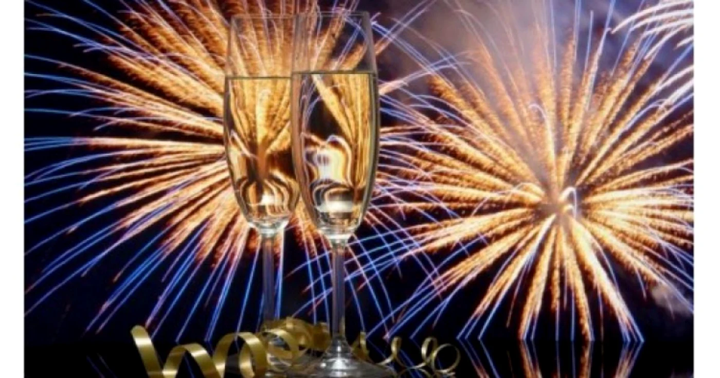 Şampania nu trebuie să lipsească de pe Masa de Revelion. FOTO Arhivă.