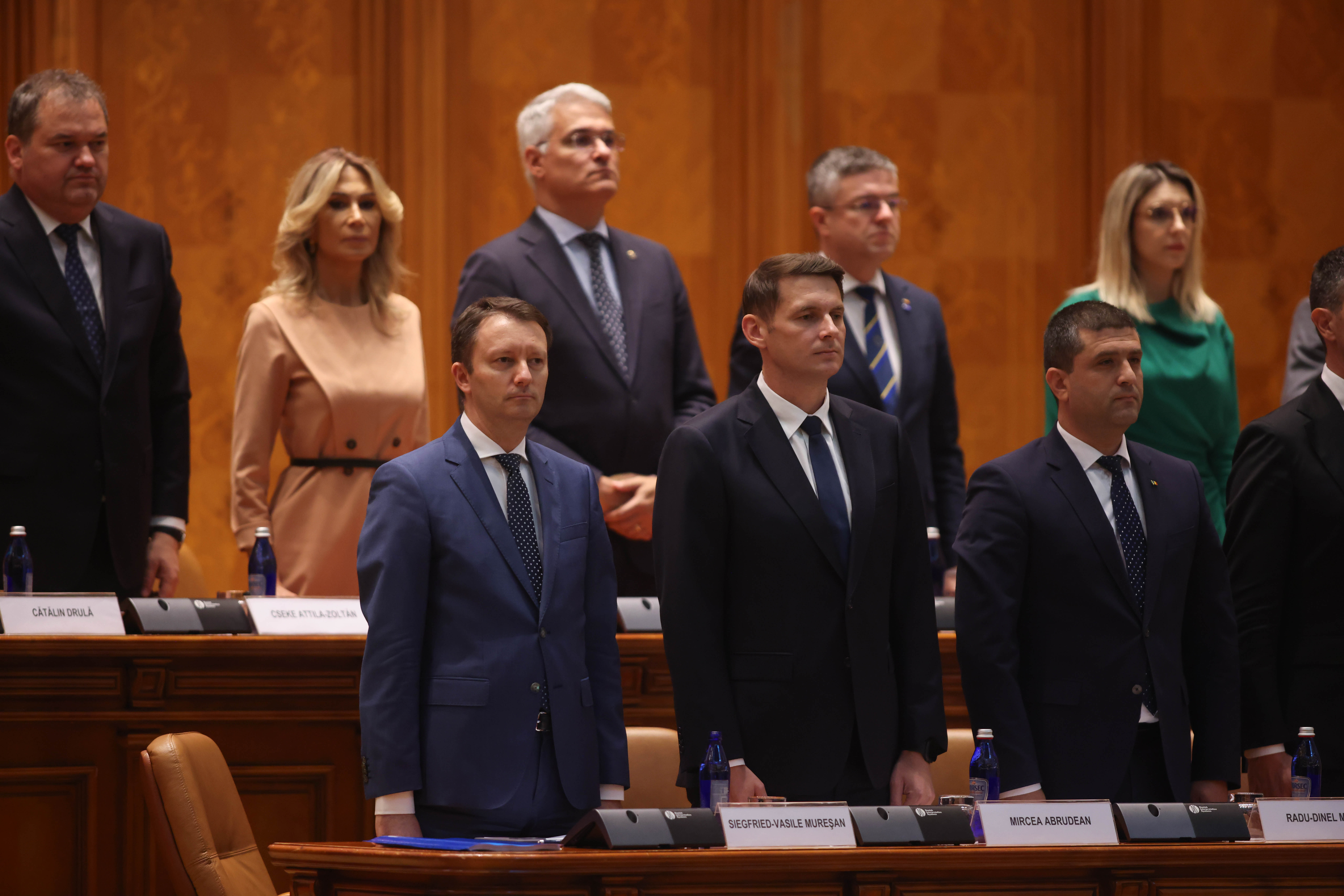 Majoritatea care a dărâmat guvernul Bolojan pe 5 mai a funcționat azi a doua oară: suficientă pentru a bloca, incapabilă să construiască