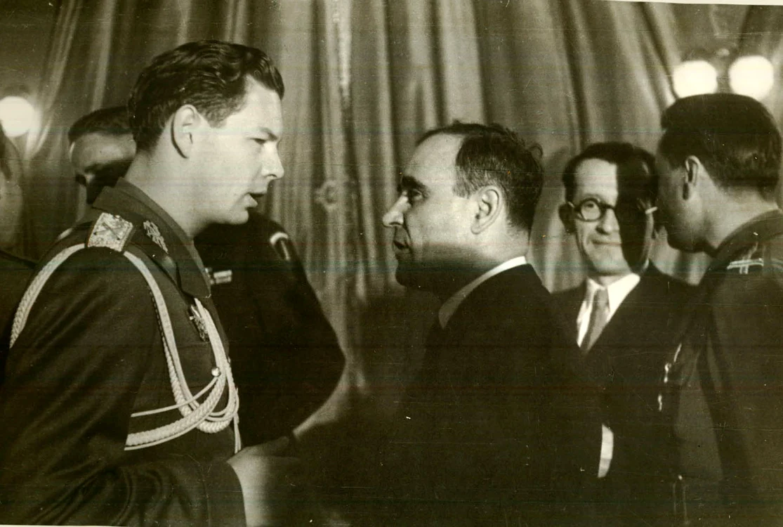 Regele Mihai și Gheorghe Gheorghiu-Dej, adevăratul lider al comuniștilor români chiar dacă până în 1952, guvernul a fost condus de Petru Groza