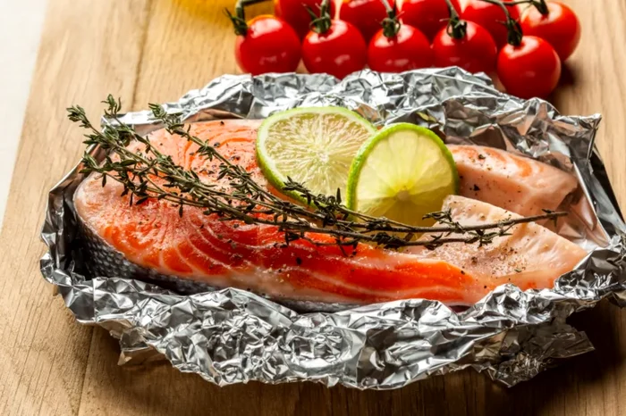 Alimente care nu ar trebui niciodată preparate în folie de aluminiu.