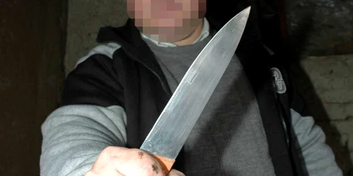 Bărbatul a fost înjughiat cu un cuţit