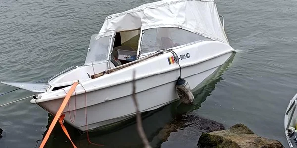 Accident pe brațul Sulina FOTO ISU jfif