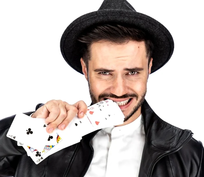 Costin Teodorescu este actor, magician și vedetă TV