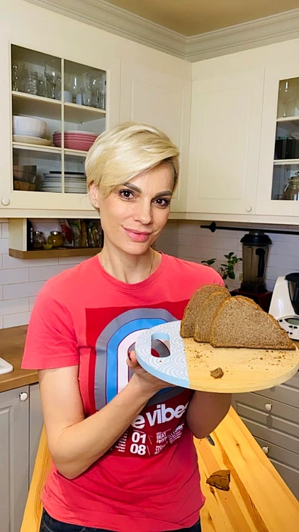 2 anca si painea care nu ingrasa 2 jpg jpeg