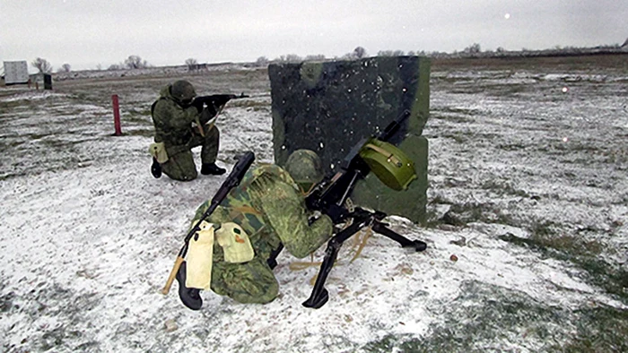 Militari ruşi efectuând exerciţii FOTO mil.ru