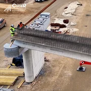 A început montarea grinzilor pe lotul Chiribiș–Biharia din Autostrada Transilvania, anunță CNIR FOTO: FB/CNIR