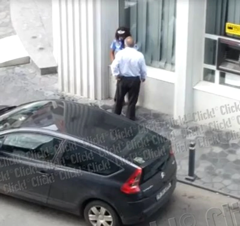 Cei doi au făcut sex sub privirile trecătorilor, în Bucureşti (captură video)