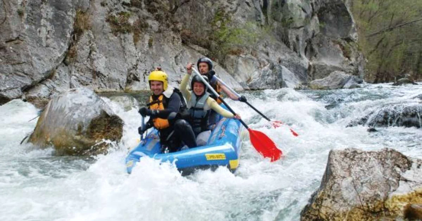 Liber la rafting pe Jiu