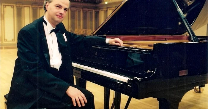 Viniciu Moroianu pianist