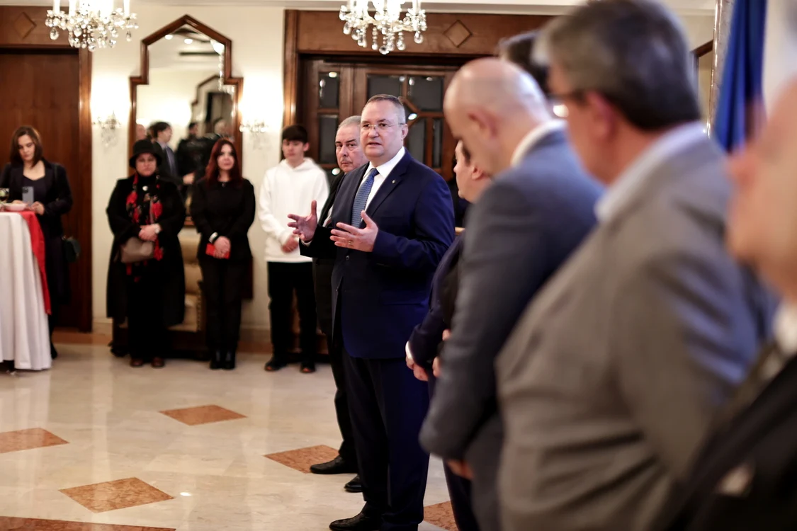 Premierul României la întâlnirea cu compatrioții din Egipt FOTO gov.ro