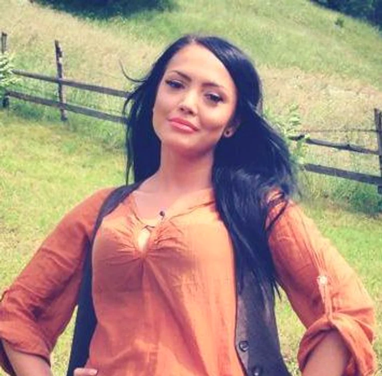 
    Andreea Mantea este o mămică singură, dar nu duce lipsă de pretendenţifoto: arhiva personală  