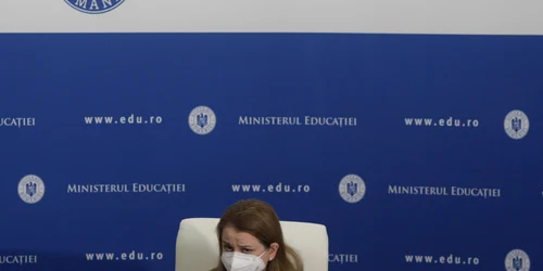 Ministrul Educației, Ligia Deca, susține o conferință de presă la sediul ministerului în București. FOTO Inquam Photos / Octav Ganea