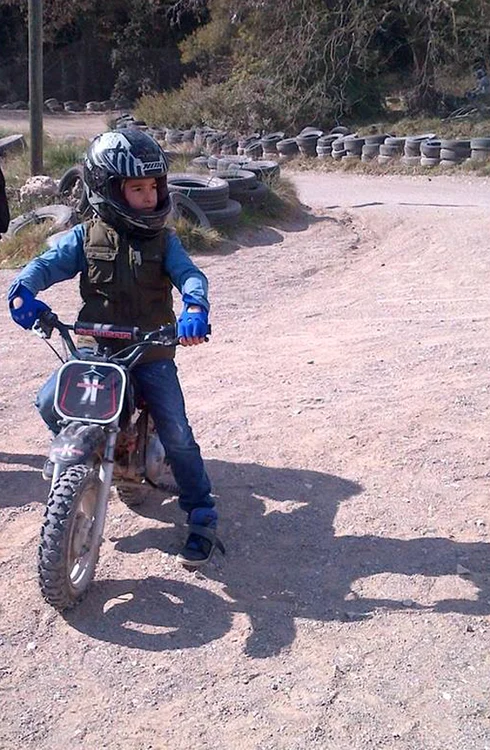 Mihaela Rădulescu este foarte mândră că băiatul ei, Ayan (10 ani), este un motociclist pasionat