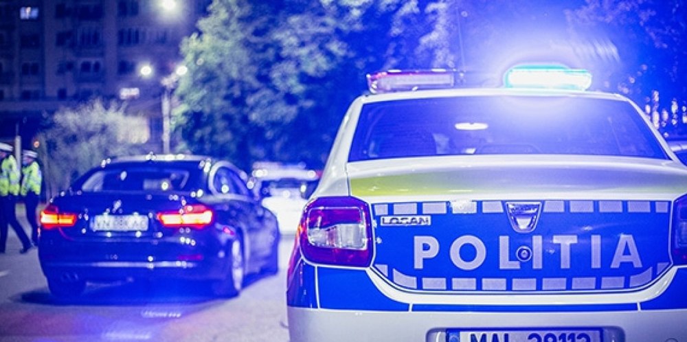 Polițist lovit de un șofer fugar și fără permis. Individul, oprit după o urmărire ca în filme 
