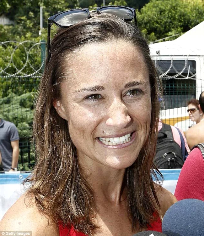 Faţa Pippei Middleton este brăzdată de numeroase riduri