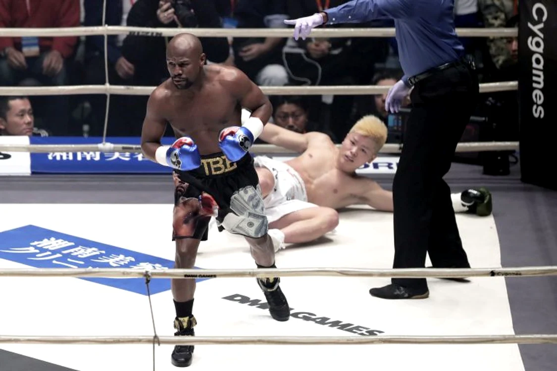 
    Floyd Mayweather și-a invins adversarul in 132 de secundeFOTO: EPA  