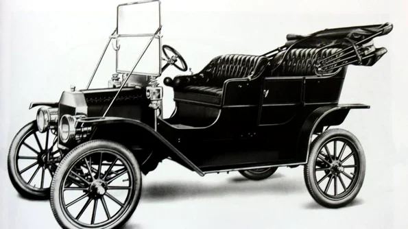 1 octombrie: Henry Ford a început comercializarea primului automobil de serie, denumit "Model T" jpeg