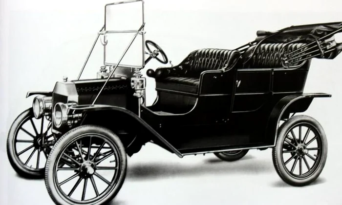 1 octombrie: Henry Ford a început comercializarea primului automobil de serie, denumit "Model T" jpeg