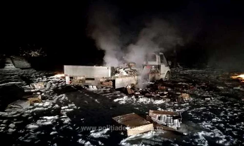 Camionetă incendiată de contrabandist. FOTO Poliţia de Frontieră