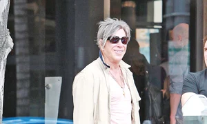Mickey Rourke  este de nerecunoscut  la 66 de ani jpeg