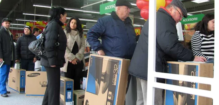 Printre cele mai vânate produse au fost  televizoarele LCD 