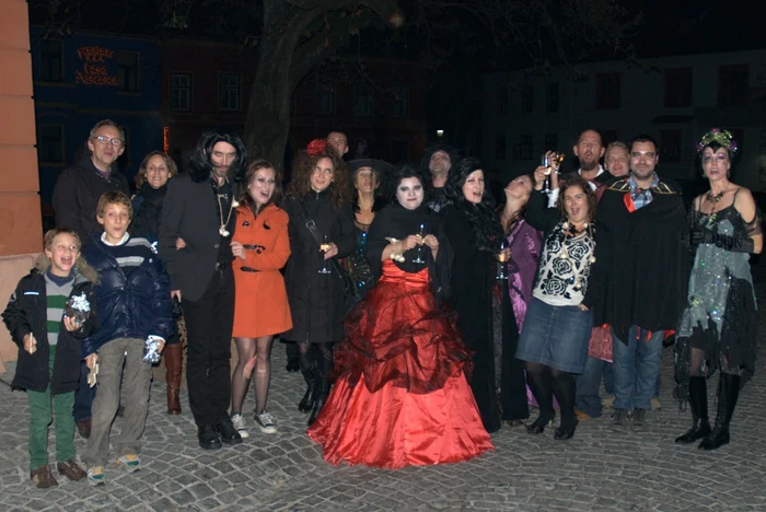 Turiştii străini care vin să petreacă Halloweenul în România caută experienţe inspirate din folclorul local FOTO Transylvania Live