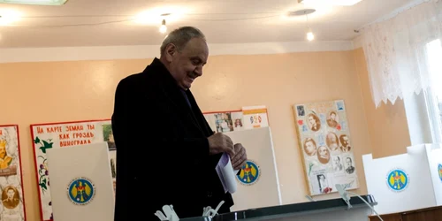 Nicolae Timofti voteaza