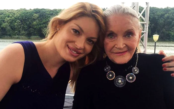 Valentina Pelinel o vizita des pe Zina Dumitrescu Foto Instagram