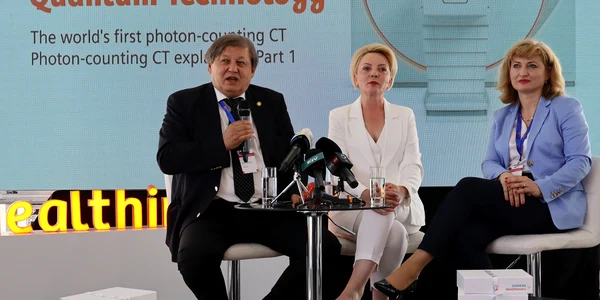 Dr  Benedek Imre Claudia Onea și Dr  Benedek Theodora FOTO Adrian Pogîngeanu jpg