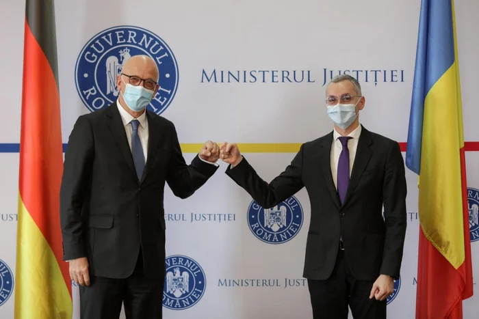 Ministrul Justiţiei, Stelian Ion  a discutat cu ambasadorul Germaniei în România Cord Mier-Klotd Foto: Ministerul Justiţiei