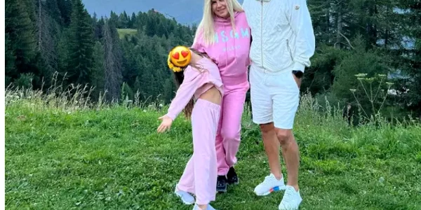 Elena Udrea Adrian Alexandrov si fiica lor FOTO Facebook png