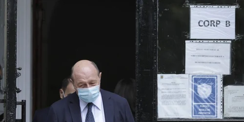 Traian Basescu si-a depus candidatura la primaria Bucuresti FOTO Inquam Photos / Octav Ganea