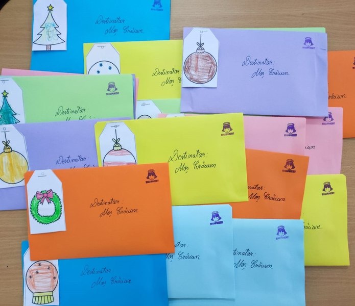 Scrisori către Moș Crăciun, trimise prin Poșta Română. Ce își doresc copiii din ziua de azi