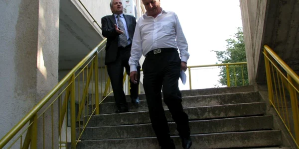 Turturică, în plan secund, negocia chiar şi pe scări cu Bucur