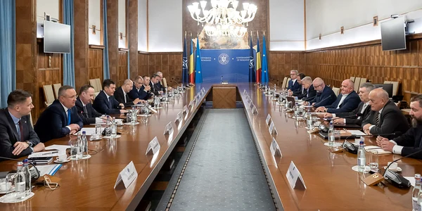 Întâlnirea premierului cu reprezentanții Asociației Naționale a Exportatorilor și Importatorilor din România FOTO: GOV.RO