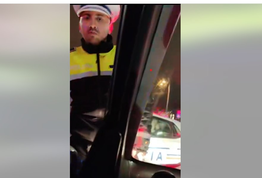 Jurnalista Codruța Cerva, scoasă cu forța din mașină, amendată și lăsată fără permis după ce a sfidat poliția VIDEO