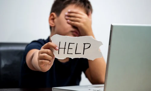 copil ajutor psiholog elevi hartuire abuz