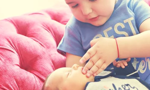 Sofia şi Traian Jr, cei doi copii ai Elenei Băsescu şi ai soţului ei, Bogdan jpeg