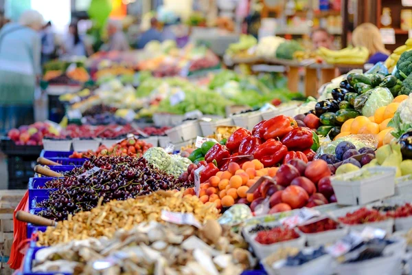 Piețele agroalimentare rămân deschise pentru în ciuda restricțiilor de circulație