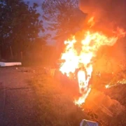 masina in flăcări Suceava foto Facebook jpg