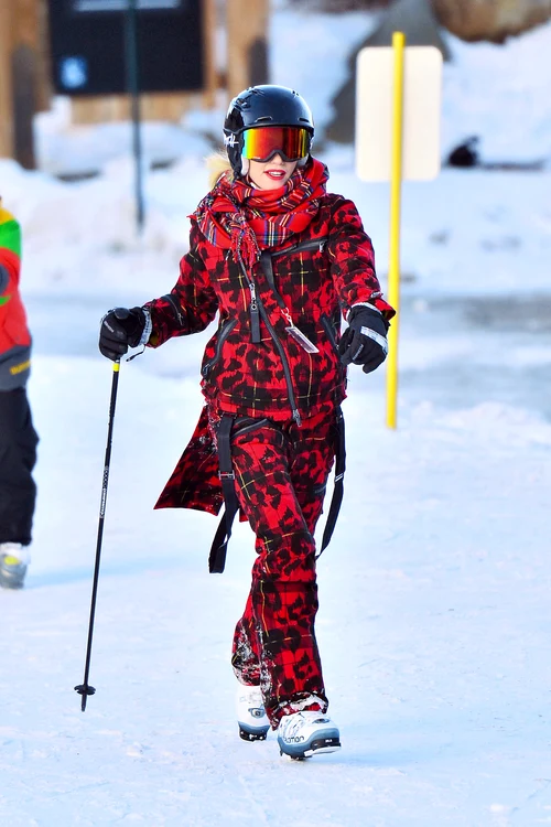 Gwen Stefani spotted skiing in Mammoth Lakes, CA jpeg