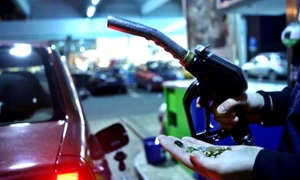 benzina in lume jpg